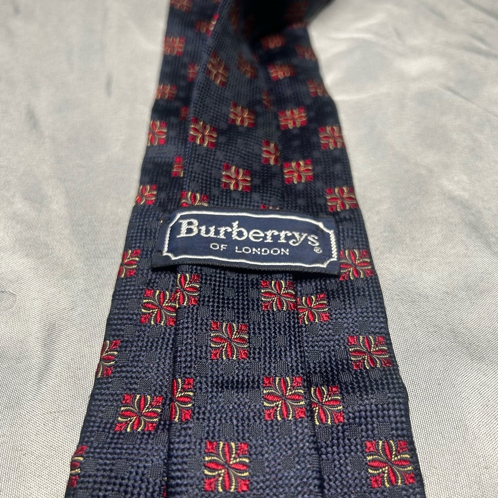 Men’s Burberry London Vintage Blue Red Geometric Silk Necktie Tie - Picture 3 of 4